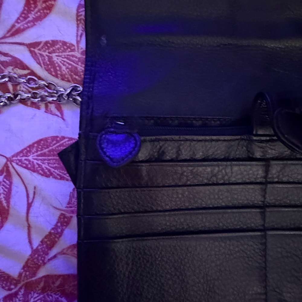 Brighton Romag Black Leather Shoulder Bag with Silver Heart Clasp - Picture 11 of 12